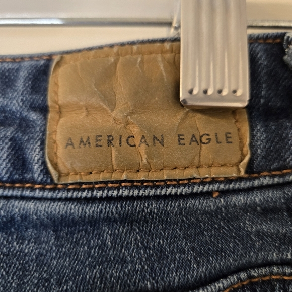 American Eagle Stretch Mid Rise Jeans Straight Leg Size 2 Short Four Button Fly - Picture 4 of 16